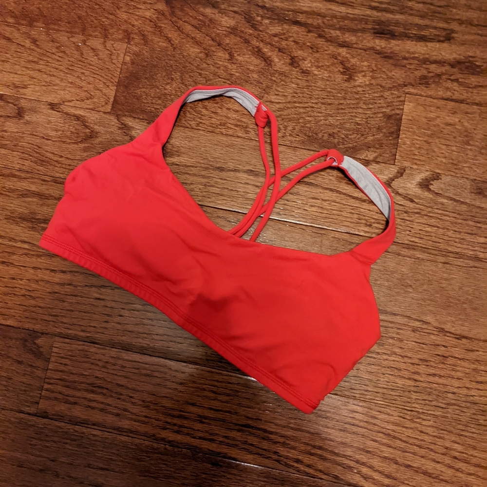 Lululemon light support bra size 6